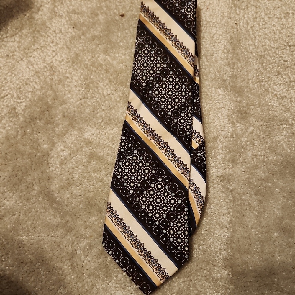Mr John Beaubrummrll Tie polyester Black Gold White Artsy